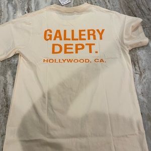 Size small Unisex Gallery Dept Souvenir Tee